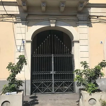 Urban Pop Bed & Breakfast 3*