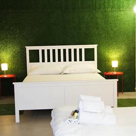 Urban Pop Bed & Breakfast 3*