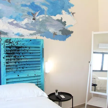 Urban Pop Bed & Breakfast 3*