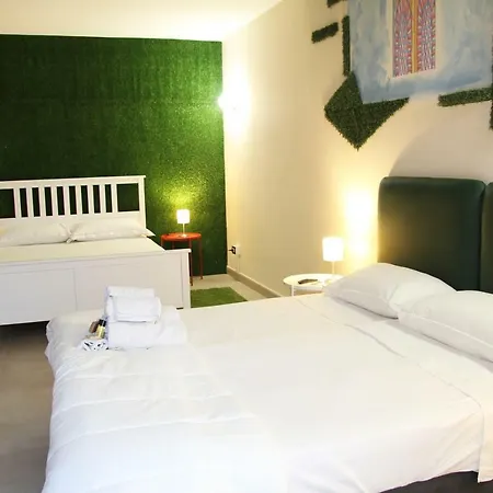 Urban Pop Bed & Breakfast 3*